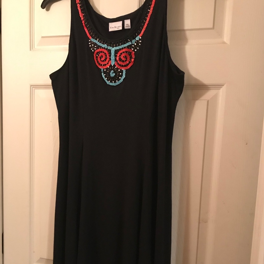 Hi-lo sleeveless dress, beaded design at neckline
